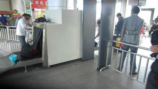 天眼安檢機在新城汽車站